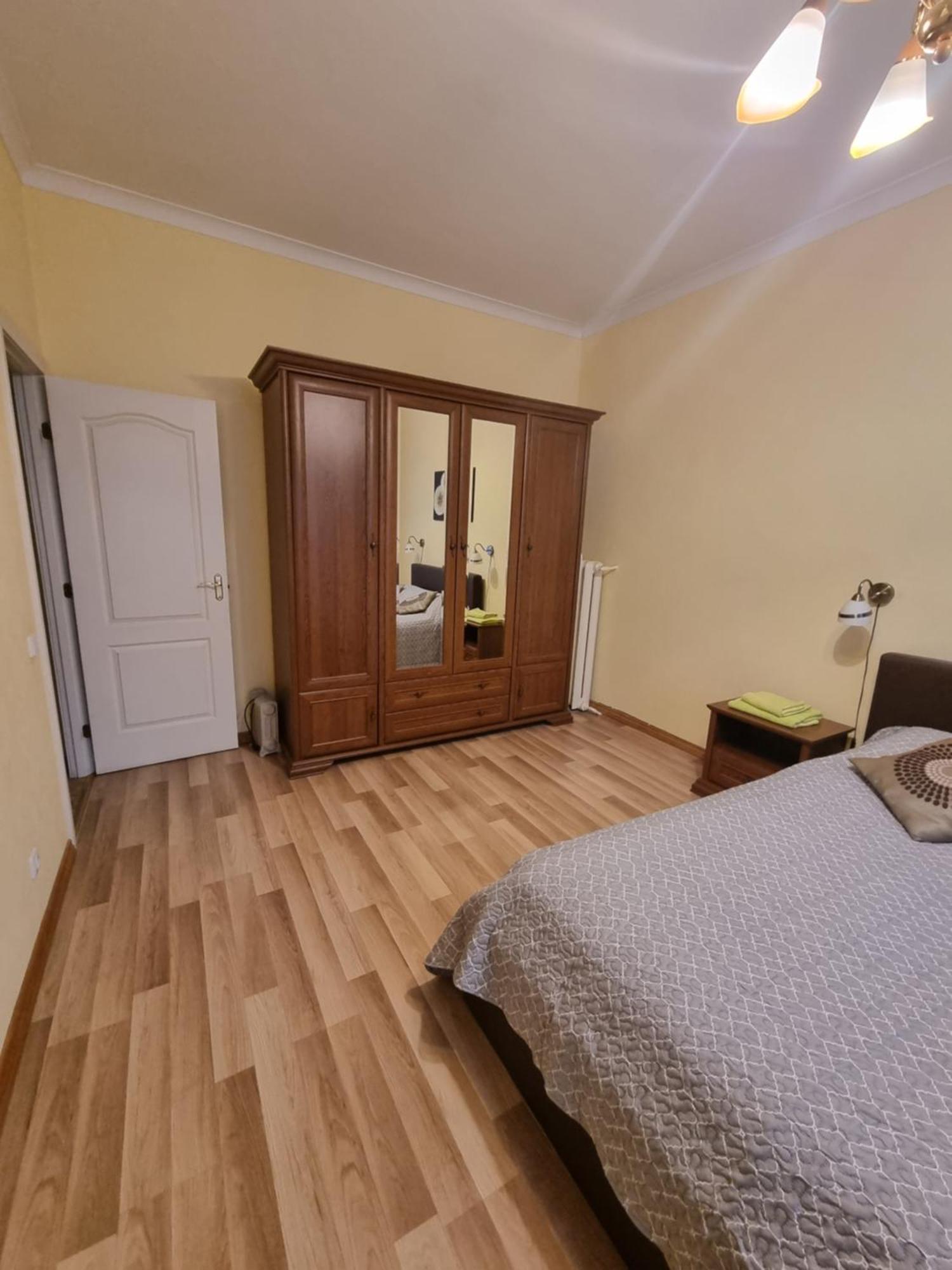 Lacplesa Central Apartments รีกา ภายนอก รูปภาพ
